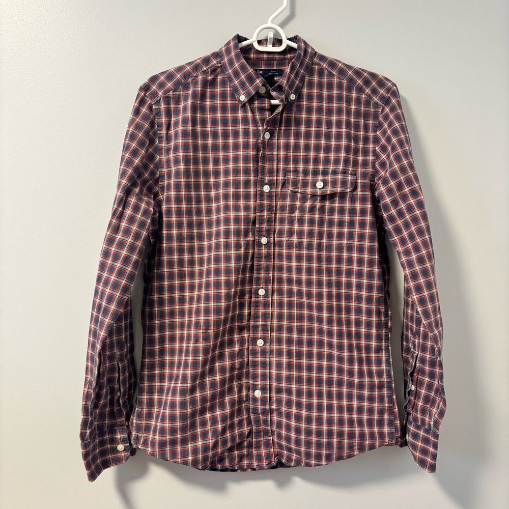 GAP Men's Red and Blue Checkered Button-Down Shirt Small staining
